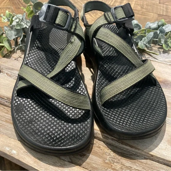 CHACO WOMEN’S GREEN STRAP SANDALS WOMEN’s 8 - Picture 1 of 8